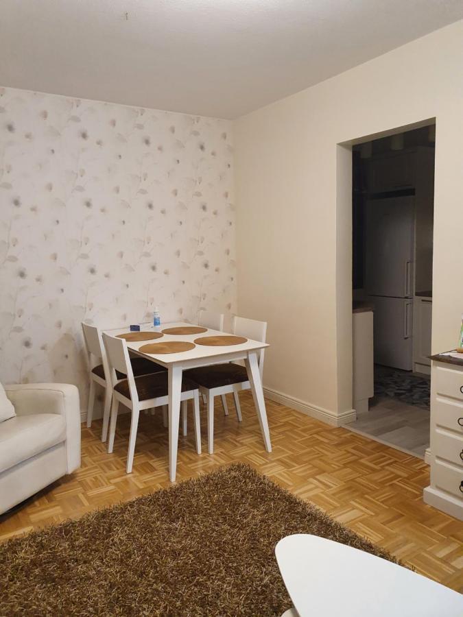 Kaunis Valoisa 3 Krs Pikkukaksio Vantaa Koivukylae Lägenhet Exteriör bild